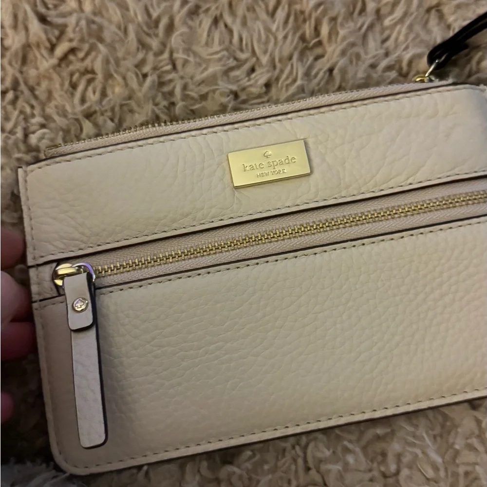 Kate Spade Light Gray Leather Wristlet